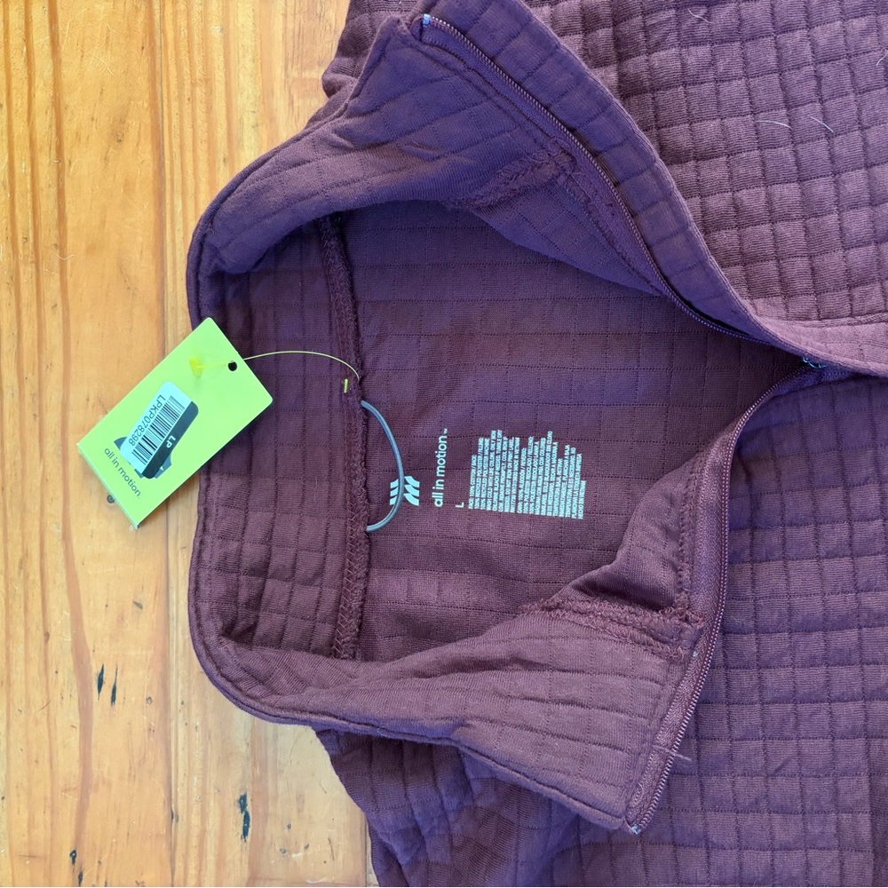all in motion Quilted Hooded Pullover in Plum - Picture 2 of 3